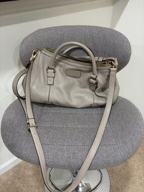 Kate Spade Classic Pebbled Satchel in Light Gray/Taupe with Adjustable Strap